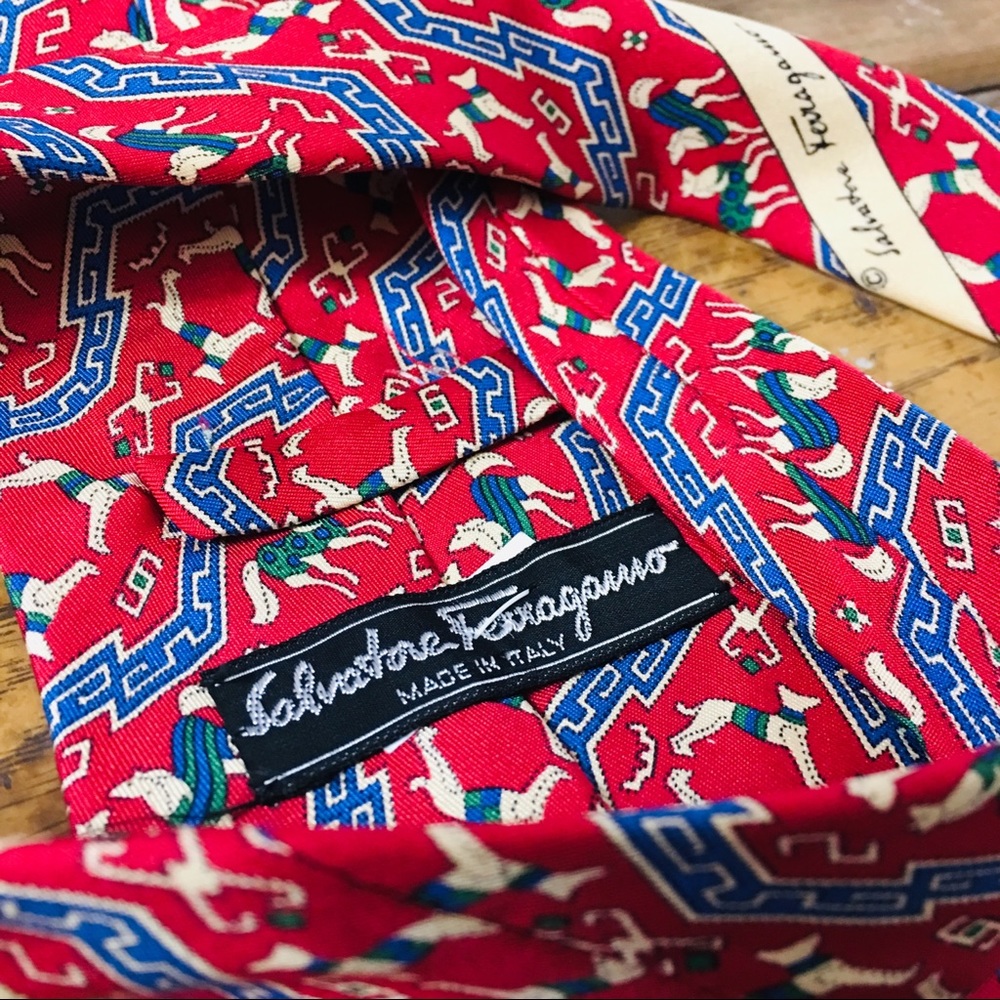 Salvatore Ferragamo Red Pattern Mens Tie